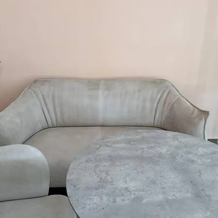 Aem 1 Bedroom Apt #4 Apartment